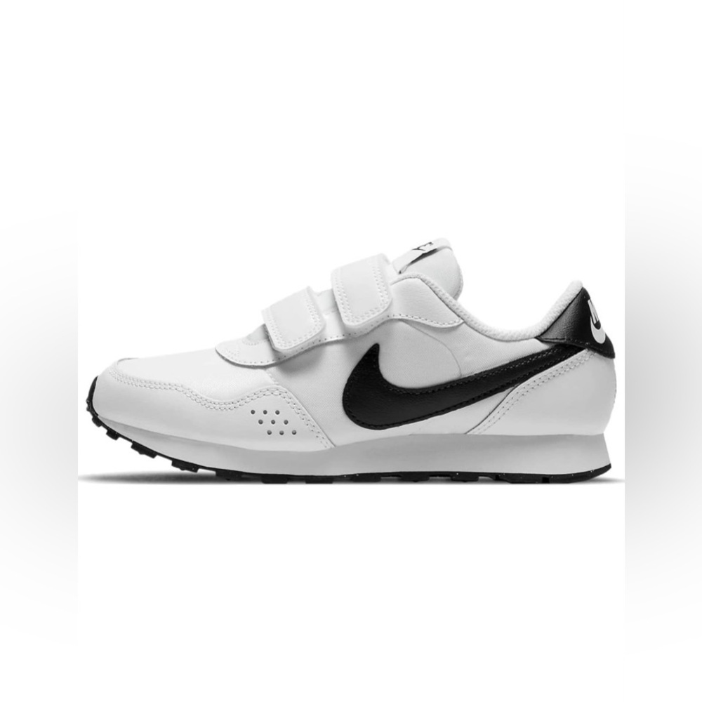 Nike MD Valiant (PSV) White & Black Sneakers. Size 3.